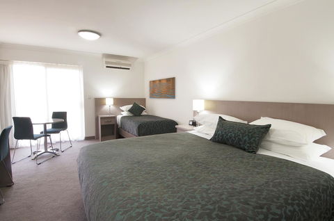 Loxton Community Hotel Motel - Goulburn Accommodation 8