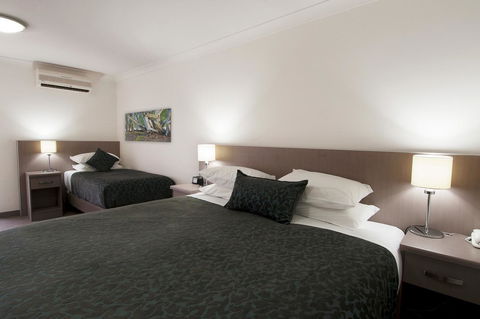 Loxton Community Hotel Motel - Goulburn Accommodation 11