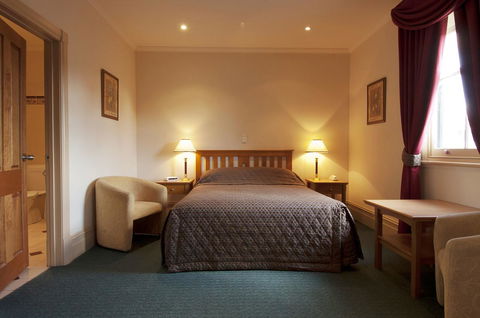 Loxton Community Hotel Motel - Goulburn Accommodation 24