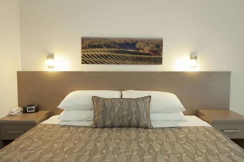 Loxton Community Hotel Motel - Goulburn Accommodation 22