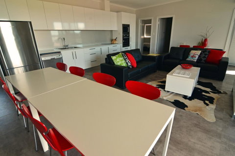 Beachview - Goulburn Accommodation 7