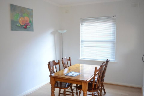 Prospect Holiday House - Goulburn Accommodation 3
