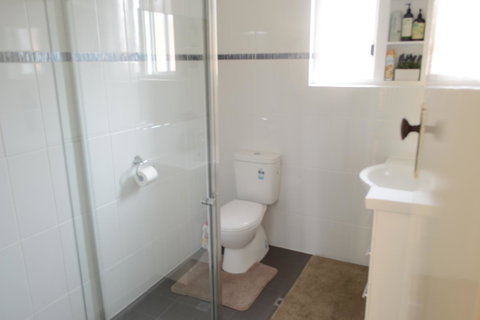Prospect Holiday House - Goulburn Accommodation 6