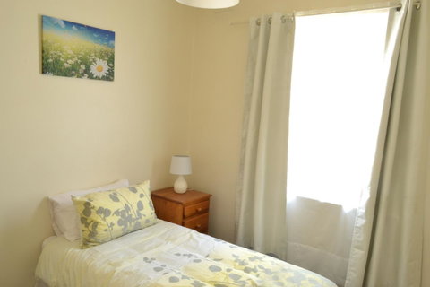 Prospect Holiday House - Goulburn Accommodation 2