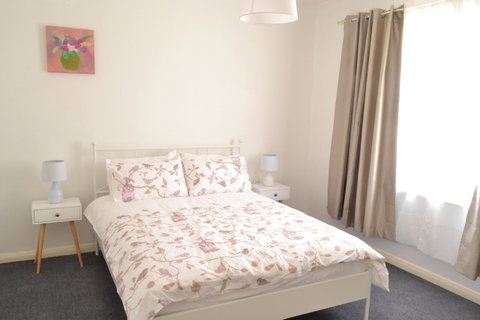 Prospect Holiday House - Goulburn Accommodation 1