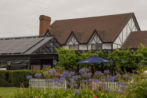 Mick O\'Sheas - Goulburn Accommodation 37