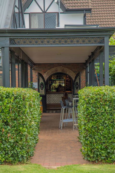 Mick O\'Sheas - Goulburn Accommodation 40