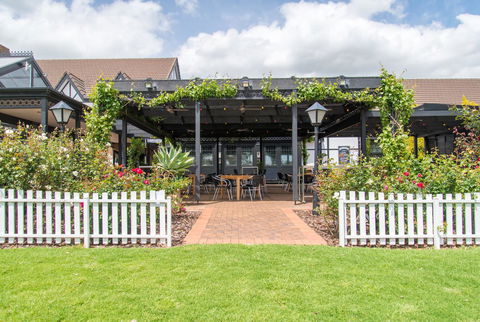Mick O\'Sheas - Goulburn Accommodation 39