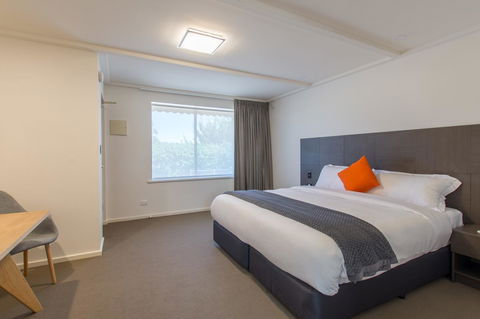 Mick O\'Sheas - Goulburn Accommodation 9