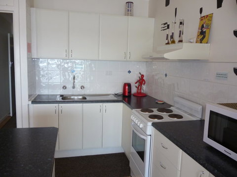 Seascape - Goulburn Accommodation 11