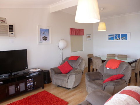 Seascape - Goulburn Accommodation 7