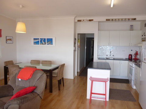Seascape - Goulburn Accommodation 4