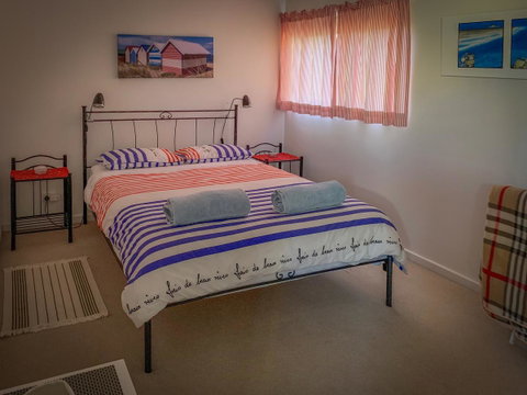 Seascape - Goulburn Accommodation 9