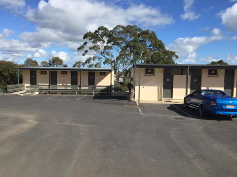 Blue Lake Motel - Goulburn Accommodation 24