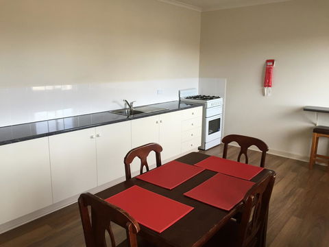 Blue Lake Motel - Goulburn Accommodation 25
