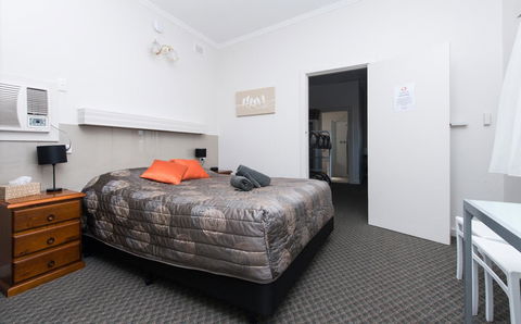 Blue Lake Motel - Goulburn Accommodation 10