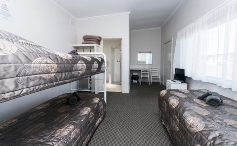 Blue Lake Motel - Goulburn Accommodation 9