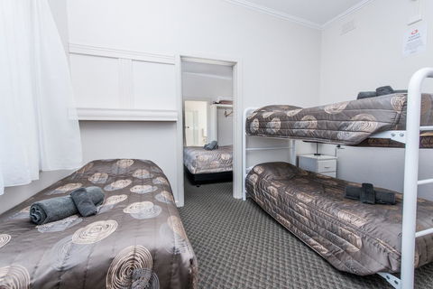 Blue Lake Motel - Goulburn Accommodation 8
