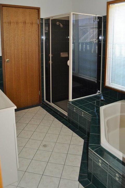 Baywatch - Goulburn Accommodation 1