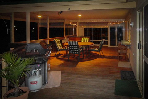 Baywatch - Goulburn Accommodation 11
