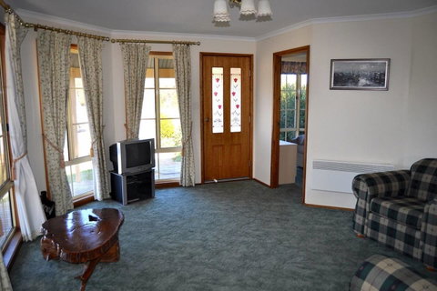 Baywatch - Goulburn Accommodation 6
