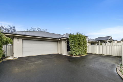 Accommodation On Lansell 2 - Goulburn Accommodation 7