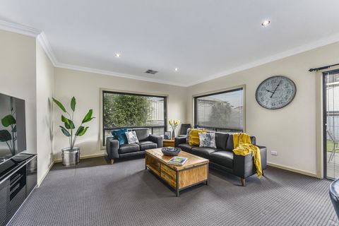 Accommodation On Lansell 2 - Goulburn Accommodation 8