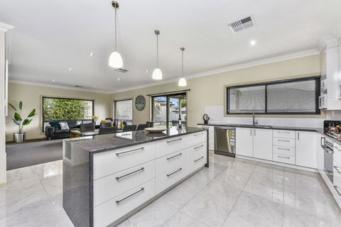 Accommodation On Lansell 2 - Goulburn Accommodation 4
