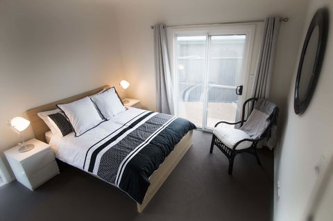 Villa Serra - Goulburn Accommodation 6