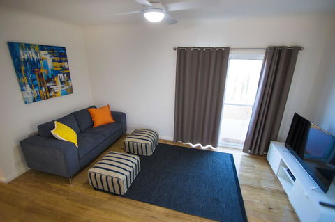 Villa Serra - Goulburn Accommodation 4