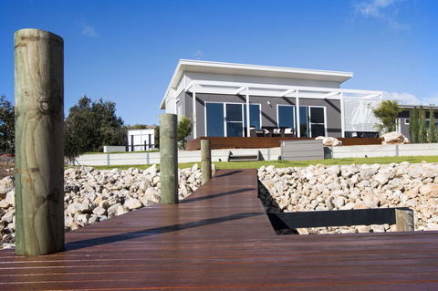 Villa Serra - Goulburn Accommodation 12