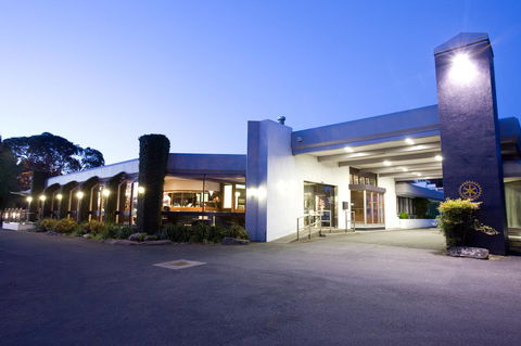 The Commodore - Goulburn Accommodation 1