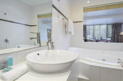 The Commodore - Goulburn Accommodation 43