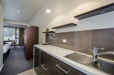 The Commodore - Goulburn Accommodation 42