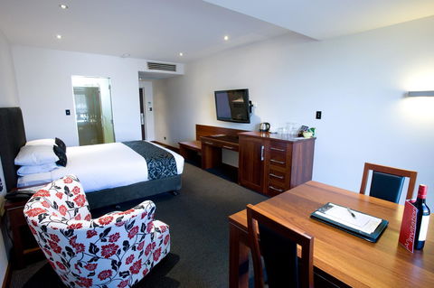 The Commodore - Goulburn Accommodation 35
