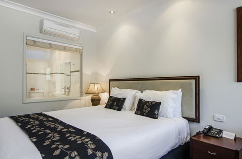 The Commodore - Goulburn Accommodation 6