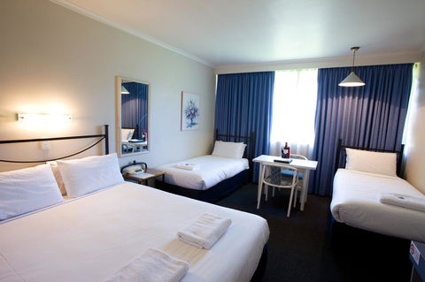 The Commodore - Goulburn Accommodation 26