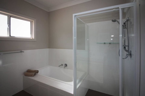 Waterfront On Osprey - Goulburn Accommodation 21