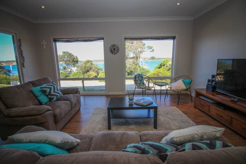 Waterfront On Osprey - Goulburn Accommodation 5