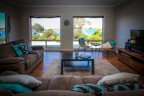 Waterfront On Osprey - Goulburn Accommodation 2