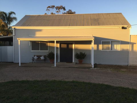 35 Trevena Road - Goulburn Accommodation 9