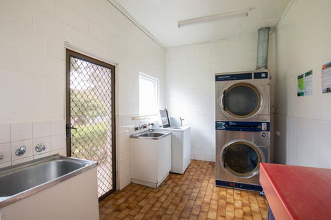 Blue Lake Holiday Park - Goulburn Accommodation 11