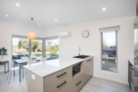 Blue Lake Holiday Park - Goulburn Accommodation 22