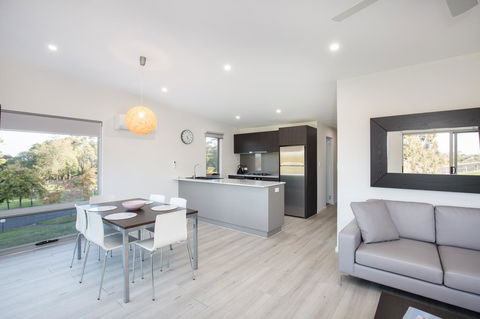 Blue Lake Holiday Park - Goulburn Accommodation 21