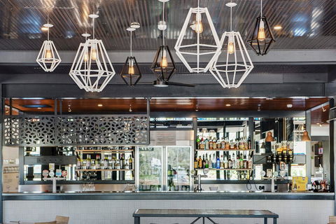 Berri Hotel - Goulburn Accommodation 8