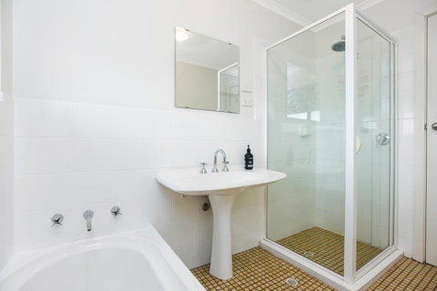 Red Door - Goulburn Accommodation 6
