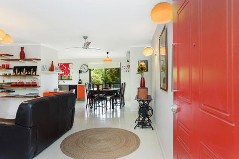 Red Door - Goulburn Accommodation 0