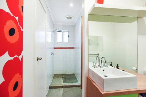 Red Door - Goulburn Accommodation 11