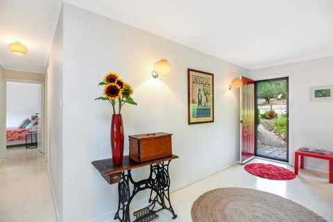 Red Door - Goulburn Accommodation 4