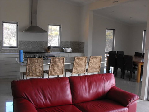 Saar River House - Goulburn Accommodation 13